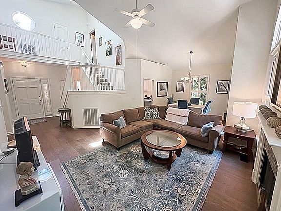 4th image of 94 Trotwood Mews