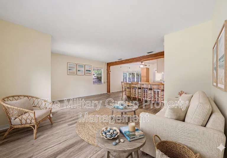 2115 Minerva Ave — Photo 5
