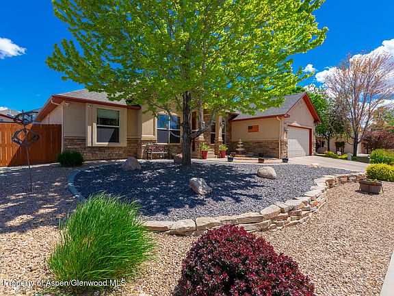 2nd image of 868 Grand Vista Way