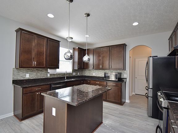 5th image of 7965 Summerlin Blvd