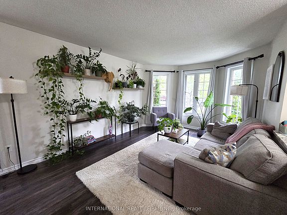 5th image of 132 Esther Dr