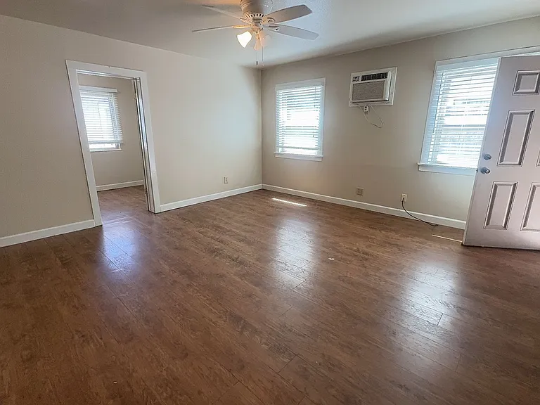 136 E Morris Ave — Photo 4