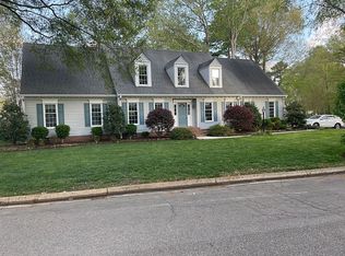 537 Las Gaviotas Blvd, Chesapeake, VA 23322