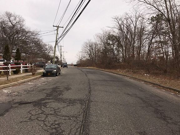 4th image of 75 Johnson Ave