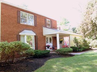935 Northumberland Dr, Niskayuna, NY 12309