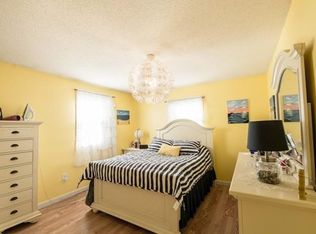 370 Hyde St, Fall River, MA 02720