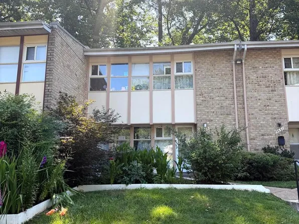 4429 Forest Glen Ct, Annandale, VA 22003