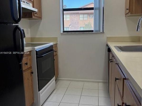 10057 Winding Lake Rd APT 102