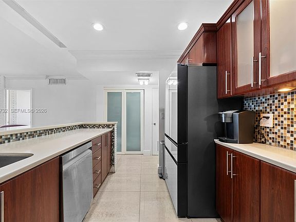 2nd image of 20100 W Country Club Dr #Penthouse 09