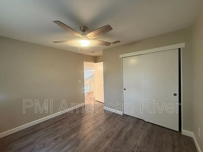 3400 Cobblestone Dr — Photo 8