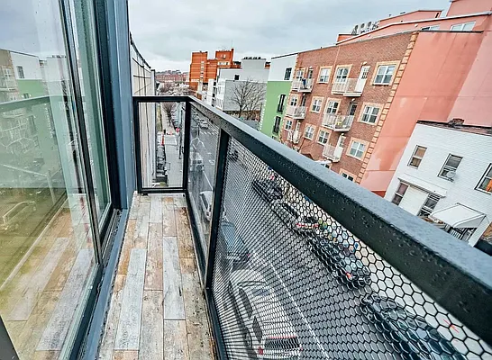Rented by Compass | media 32