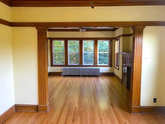 3rd image of 2243 N Hoyne Ave #2