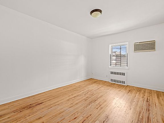 3rd image of 4815 30th Ave #1