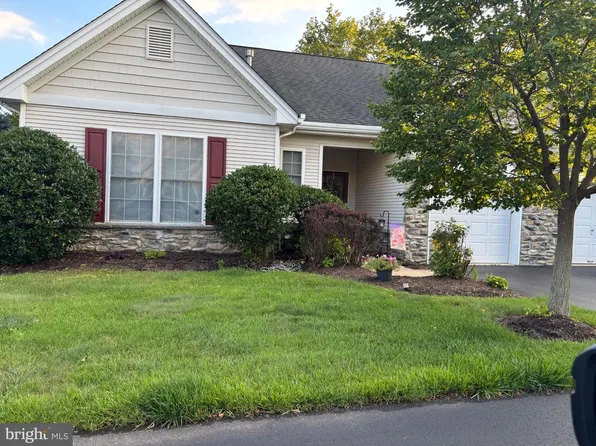 1 Goldfinch Dr, Hamilton, NJ 08690
