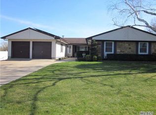 40 Strathmore Village Dr, South Setauket, NY 11720