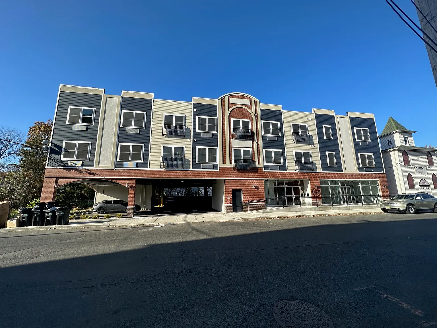 2 bed, 900 sqft, $2,450 — Photo 1
