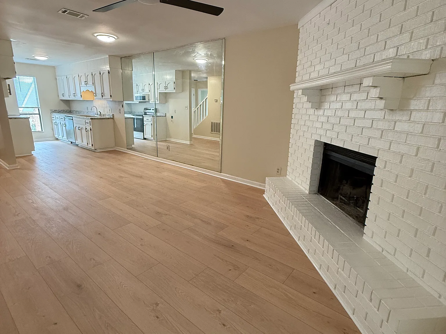 2 bed, 1467 sqft, $1,300 — Photo 4