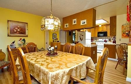 3rd image of 130 Pecks Ln