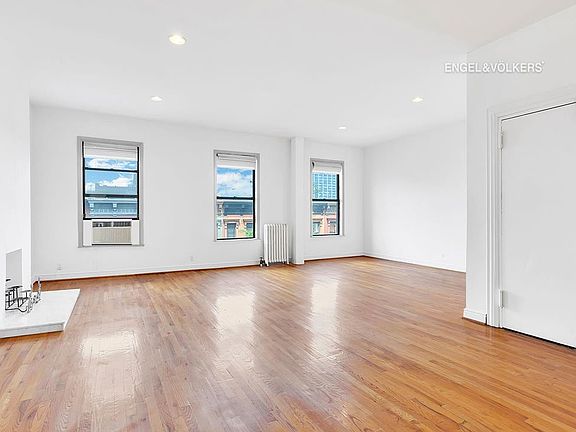 3rd image of 150 W 131st St APT 4