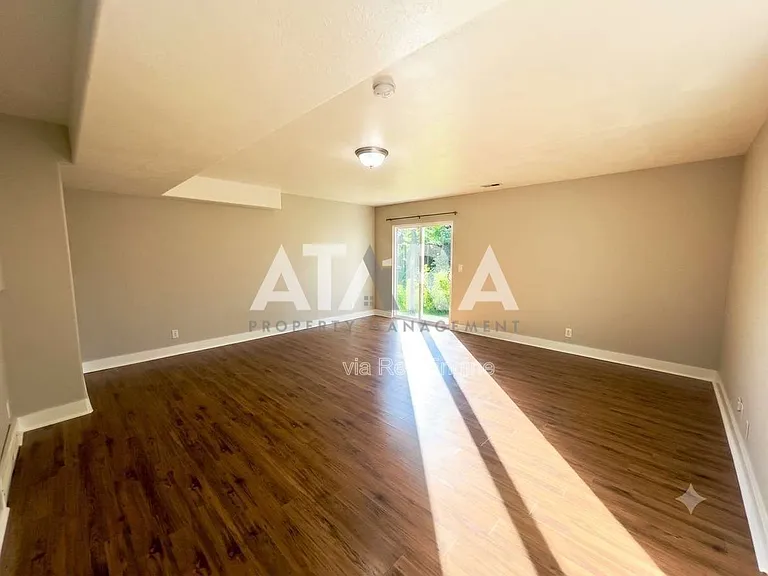 10912 S Poplar Brook Pl — Photo 32