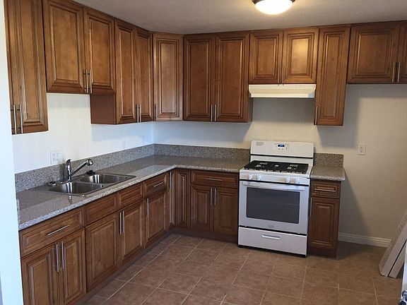 2nd image of 1941 Pomona Ave APT 12
