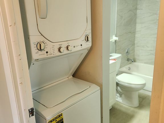 5th image of 4158 Inverrary Dr APT 511