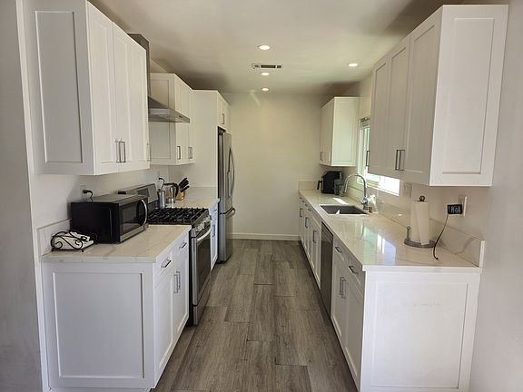 2nd image of 13166 Phillippi Ave