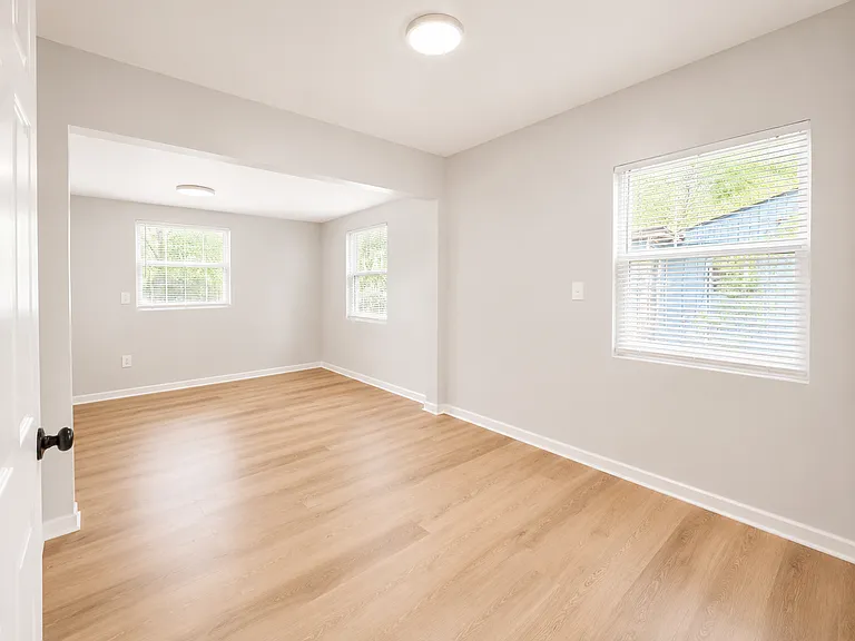 3328 Commonwealth Ave — Photo 9