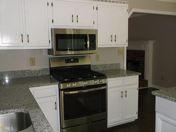 2nd image of 267 Stratford Dr