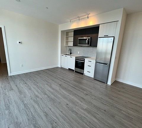 5th image of 2300 Saint Clair Ave W #1007