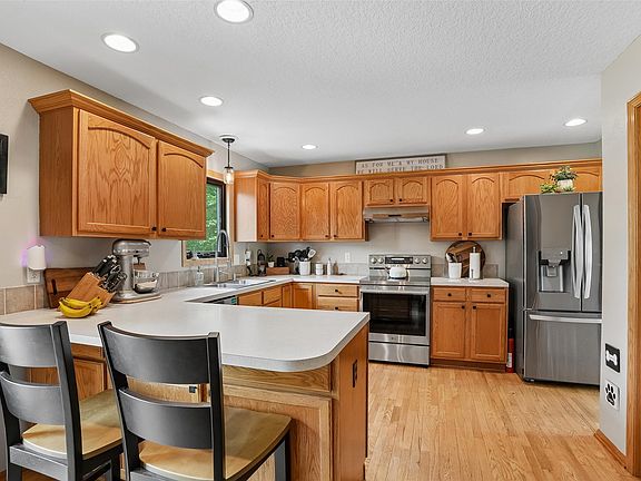 5th image of 3112 E Southlawn Dr