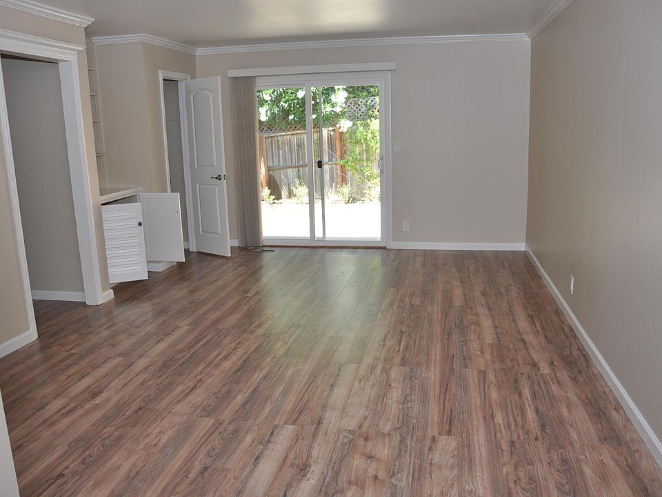 1st image of 22381 Salem Ave #3