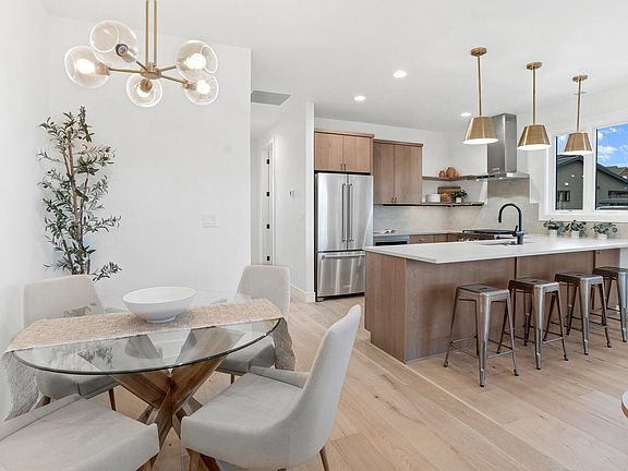 5th image of 61297 McRoberts Ln #33