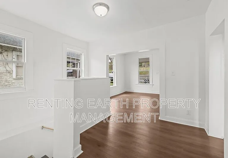 1563 Martin Ave — Photo 8