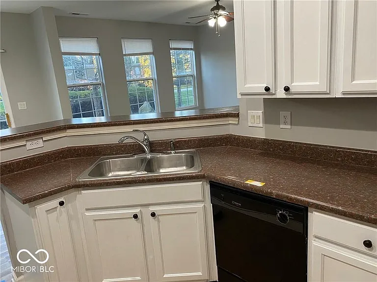 5608 Castor Way — Photo 11