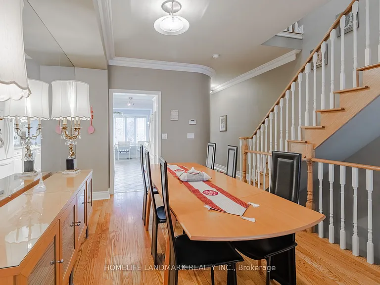 2283 Lake Shore Blvd W #B — Photo 8