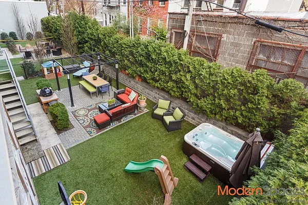Sold by Modern Spaces | media 8