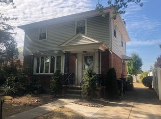 5348 199th St, Fresh Meadows, NY 11365
