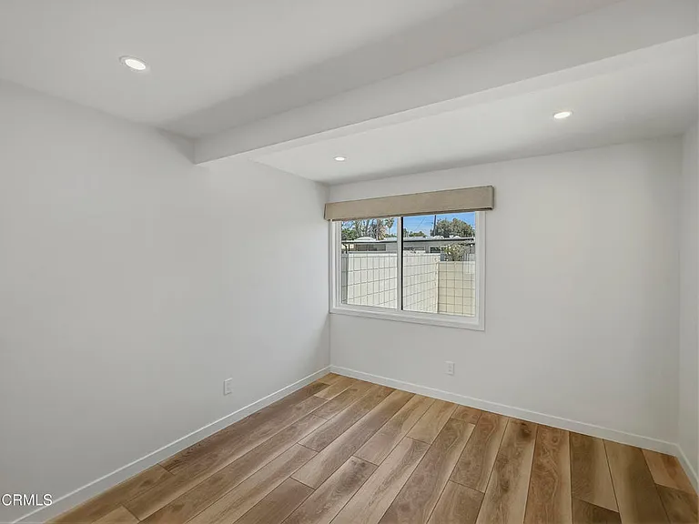 61B Redwood Ave — Photo 31