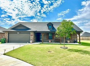 3634 E Cherry Hill Ct, Broken Arrow, OK 74014