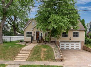 249 Hillcrest Ave, Davenport, IA 52803