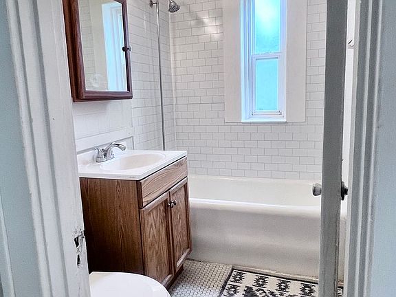 5th image of 3600-08 Hereford St #6dcc233fa
