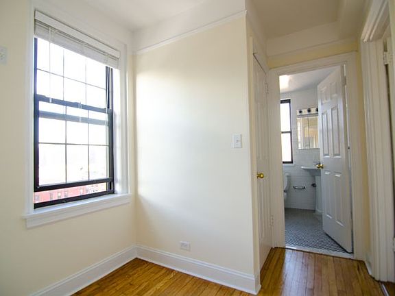 3rd image of 51 W 86th St APT 905