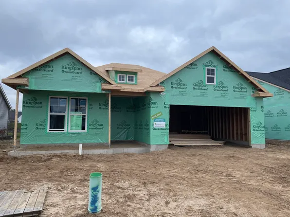 2927 Isle Water Dr NE, Belmont, MI 49306