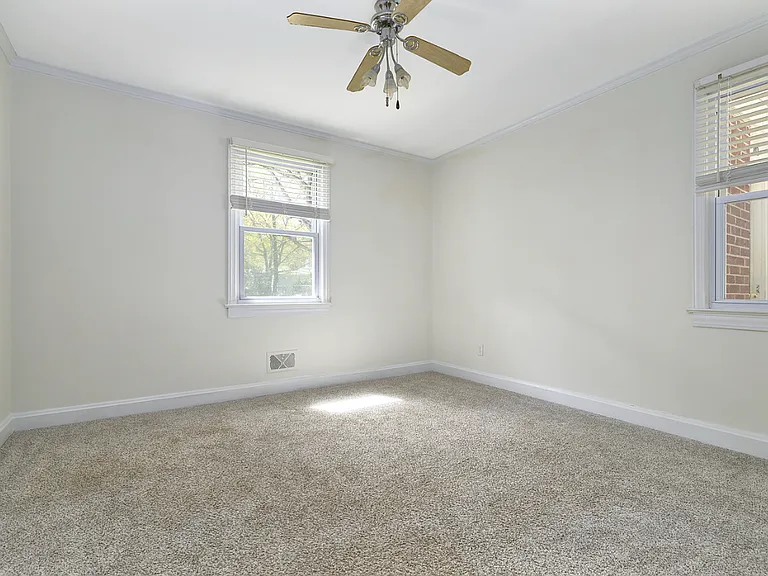 102 Tiffany Dr — Photo 14