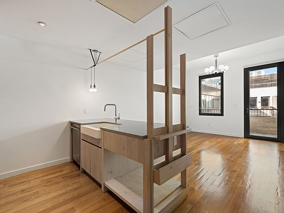 4th image of 54 Noll St APT 858