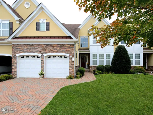 26 Aspen Lane, Tinton Falls, NJ 07724