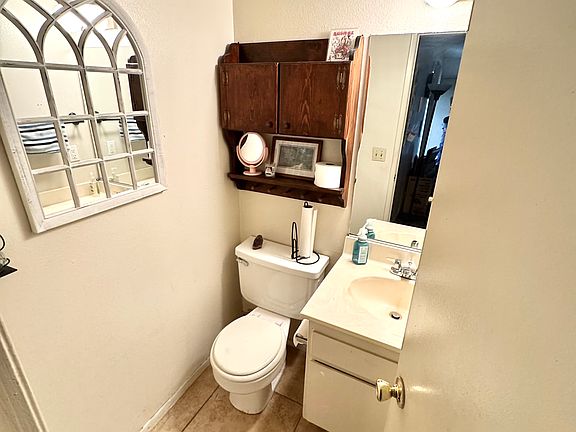 5th image of 1638 E Fairfield Ct APT 2
