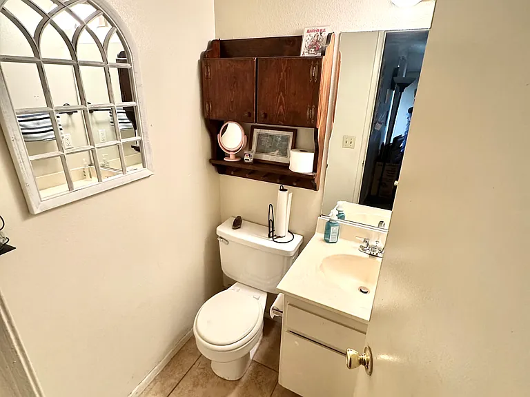 1638 E Fairfield Ct #2 — Photo 5