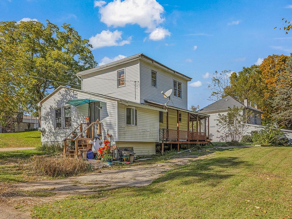 1st image of 701 Newton Ct